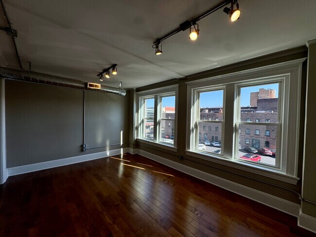 92 S Main St unit 304, Wilkes Barre, PA 18701 - photo 4