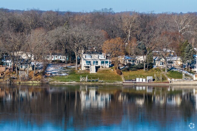 Lakeside homes in Wonder Center range in style from ranches, Cape Cods, and the distinct Tudor.
