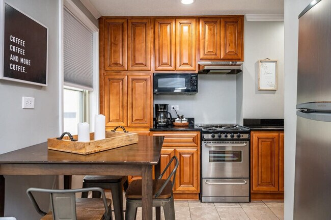 Peachtree Towers Condominiums unit ID1299392P, Atlanta, GA 30308 - photo 3