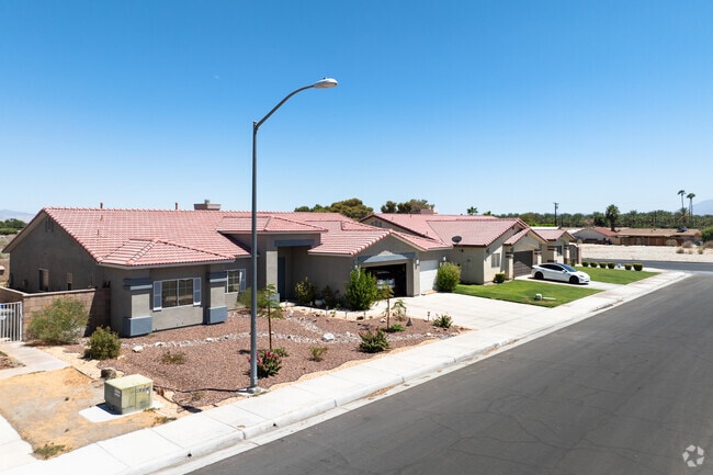 Mulch-filled lawns are a heat friendly option in Vista Santa Rosa.