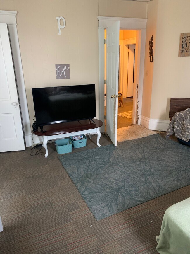 628 Hal Greer Blvd unit 2, Huntington, WV 25701 - photo 5