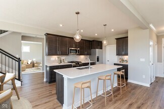 637 Firefly Ct, Greenfield, IN 46140