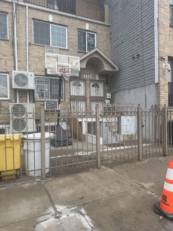 136 Jefferson St, Brooklyn, NY 11206