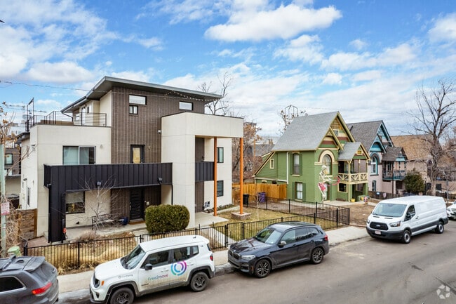 Old and new homes are scattered amongst each other in Jefferson Park.
