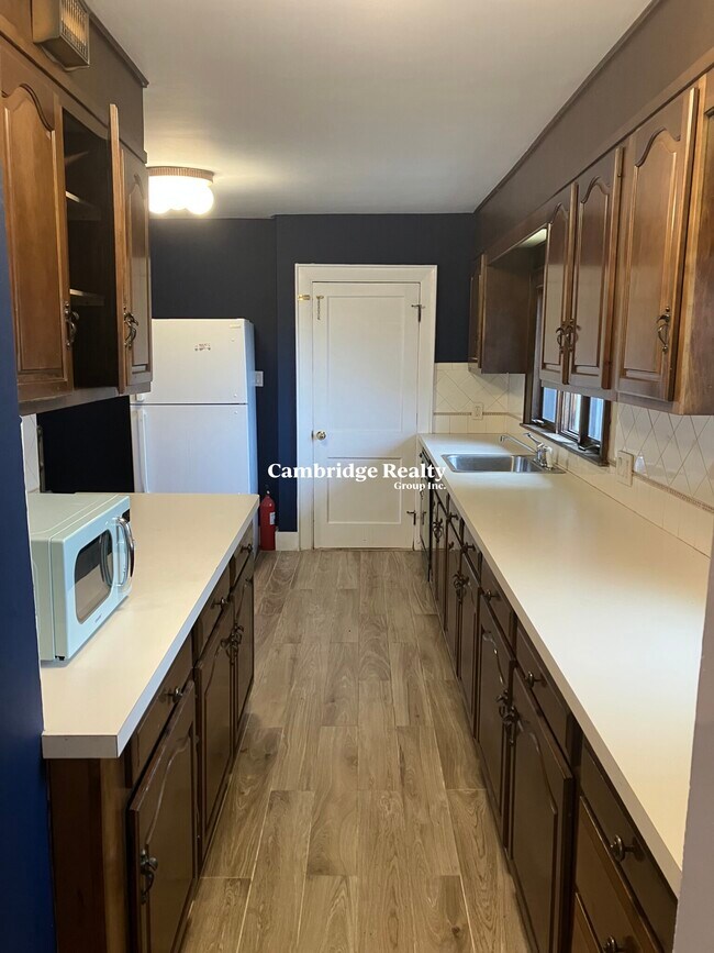 93 Hillside Rd unit 2, Watertown, MA 02472 - photo 5