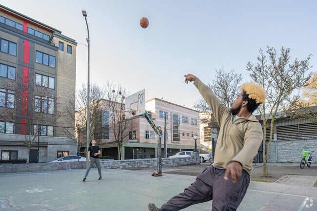 Test your game at centrally located Cal Anderson basketball courts in Capitol Hill.