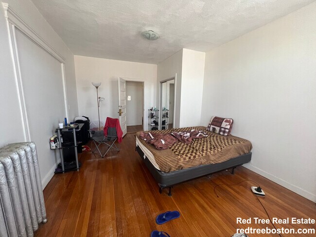 1905 Beacon St unit 2, Brookline, MA 02445 - photo 5