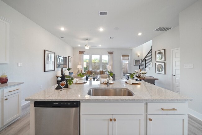 3021 Ocean Cay Dr unit 36862061, Houston, TX 77047 - photo 3