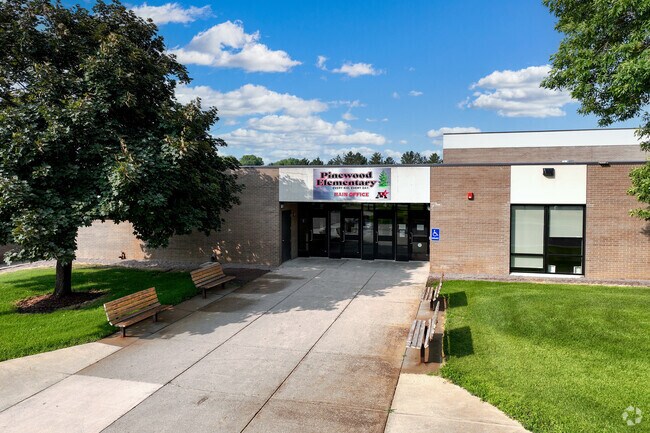 Pinewood Elementary School has a favorable student-teacher ratio of 13-1.