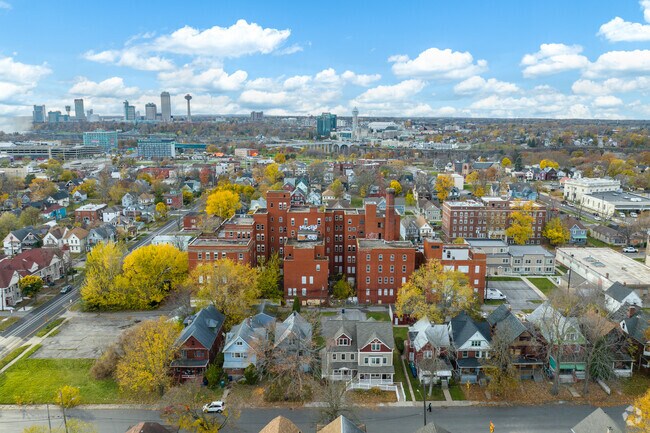 East Side neighborhood is attached to Niagara Falls State Park.