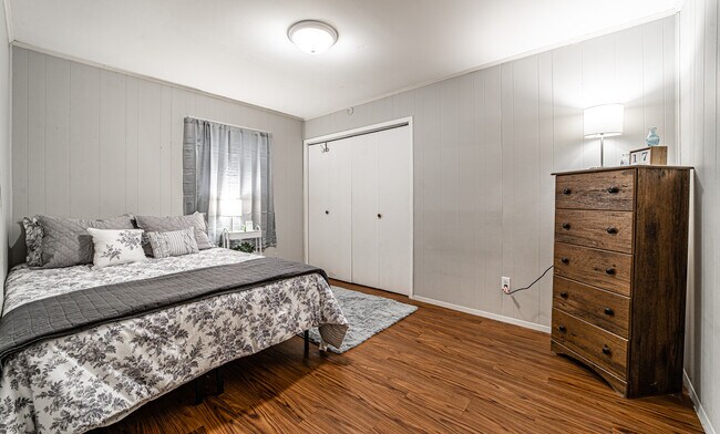 1025 N Jefferson St unit 1025 N. Jefferson, Lincoln, IL 62656 - photo 2