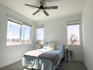 330 N Geneva St, Aurora, CO 80010