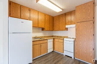 6465 Village Center Dr, Sacramento, CA 95823