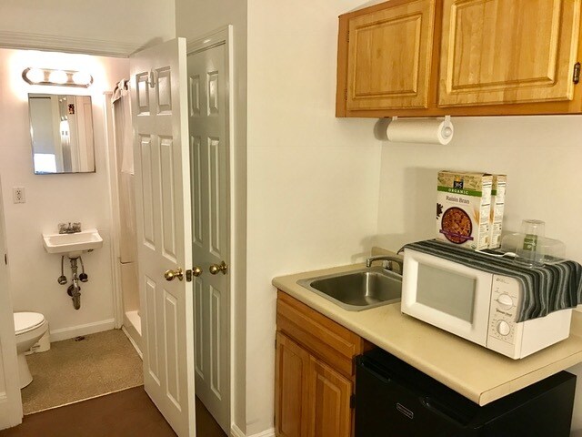 1079 Beacon St unit 1, Brookline, MA 02446 - photo 4