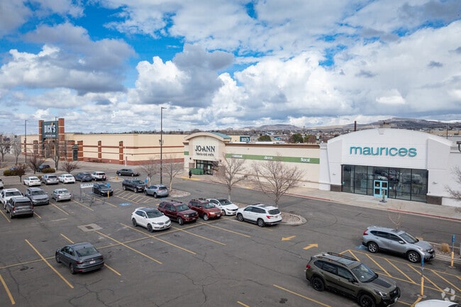 Find hundreds of retailers including national chains and locally owned shops in north Chubbock.