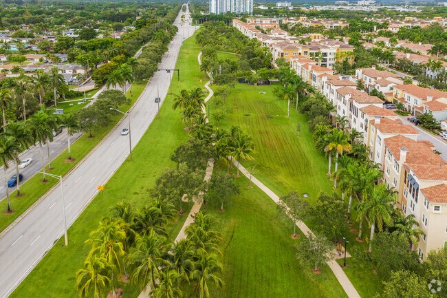 Flamingo Linear Park provides a great walk path for runners, and bikers of Sawgrass, Florida.