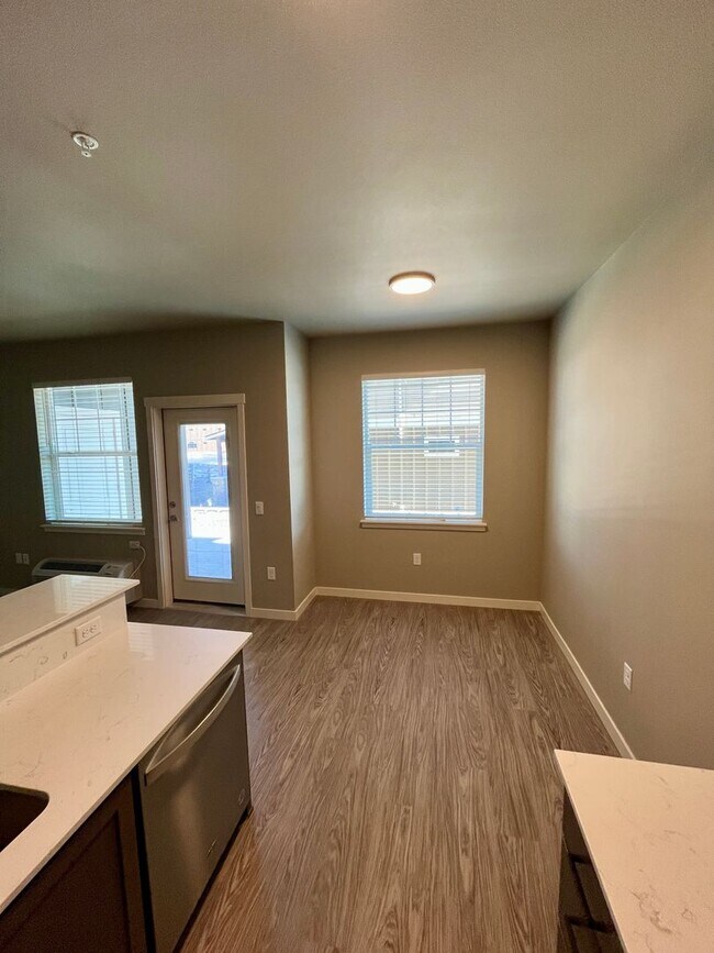 Introducing Dry Canyon – Redmond’s newest Luxury Apartments, Redmond, OR 97756 - photo 5