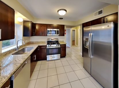 3721 Wisconsin Ave, Berwyn, IL 60402 - photo 3