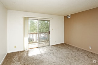1331 S Maple St, Sioux City, IA 51106