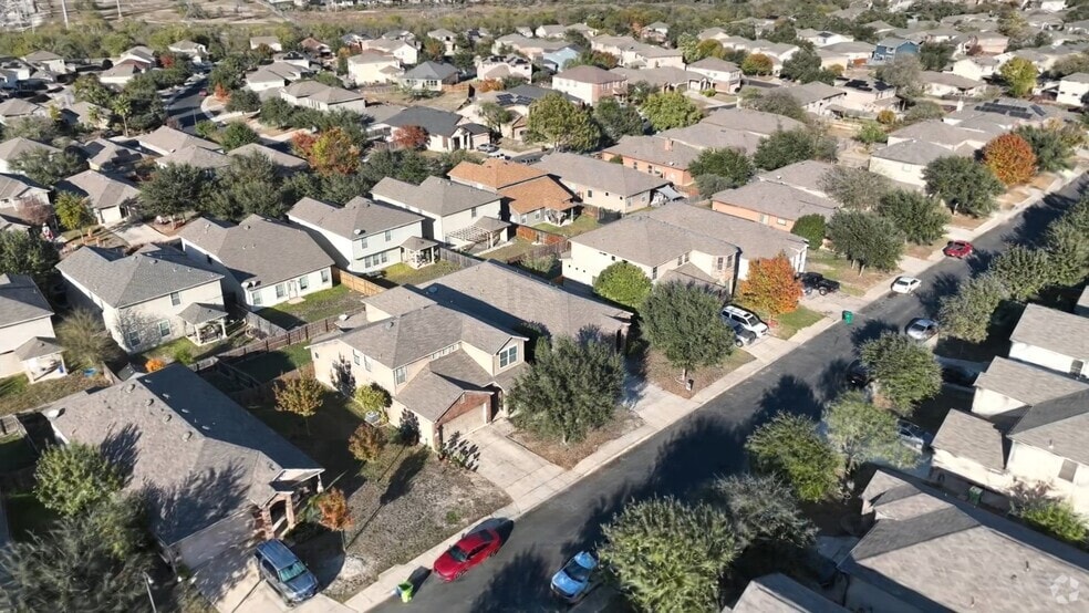 11339 Oaks Hike, San Antonio, TX 78245 - photo 2