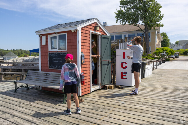 Many of the restaurants in Phippsburg sit on or near the water with great views.