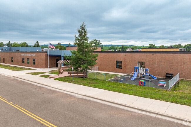 Minnehaha Elementary School  has a student-teacher ratio of 14 to 1.