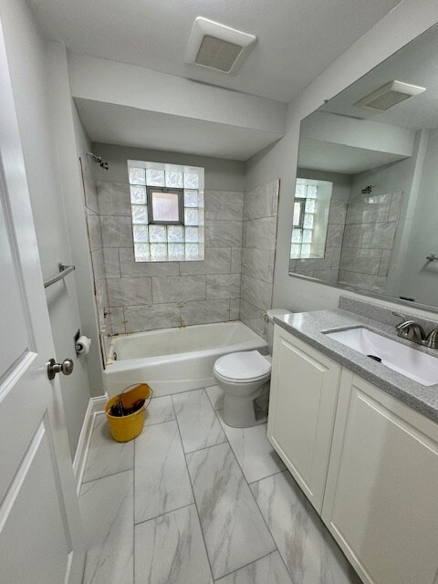 3647 N Marshfield Ave unit G, Chicago, IL 60613 - photo 4