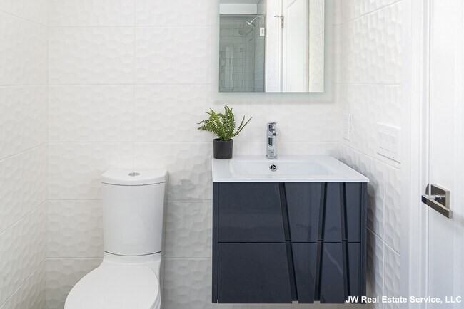 23 Winslow Rd unit 2, Brookline, MA 02446 - photo 3