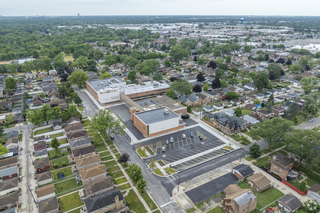 Komarek Elementary School is located conveniently in a residential neighborhood.