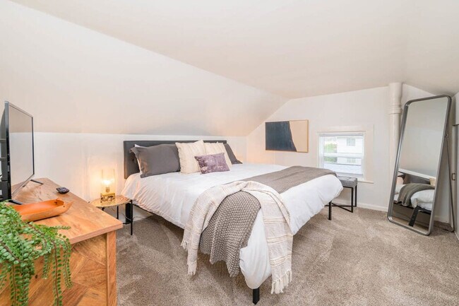 405 Michigan St unit ID1061622P, Oshkosh, WI 54902 - photo 5