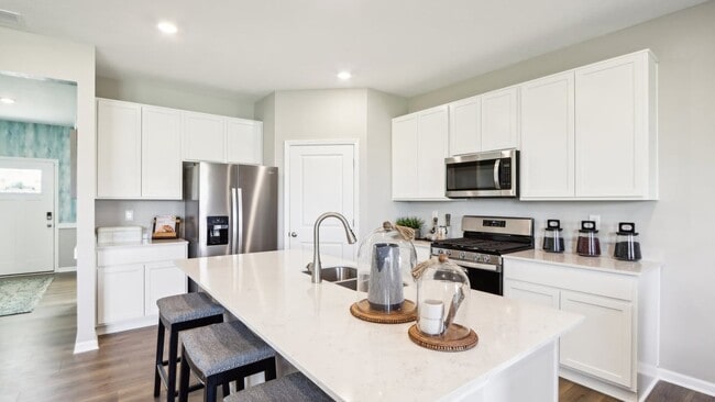 1558 Adios Butler Ct, Danville, IN 46122 - photo 2