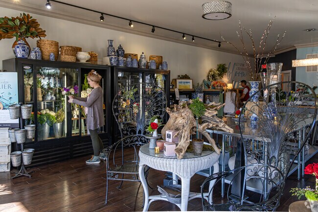 Narcissus Florals in Spring Lake Heights daily fresh flower delivery to local communities.