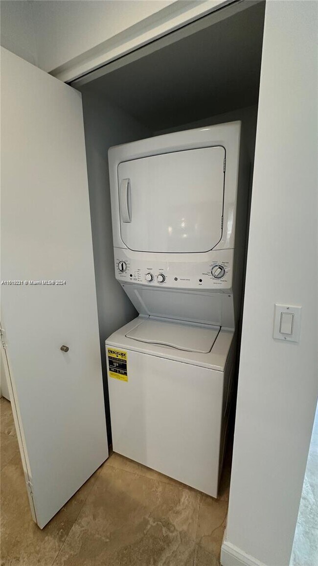 901 Brickell Key Blvd unit 2106, Miami, FL 33131 - photo 6