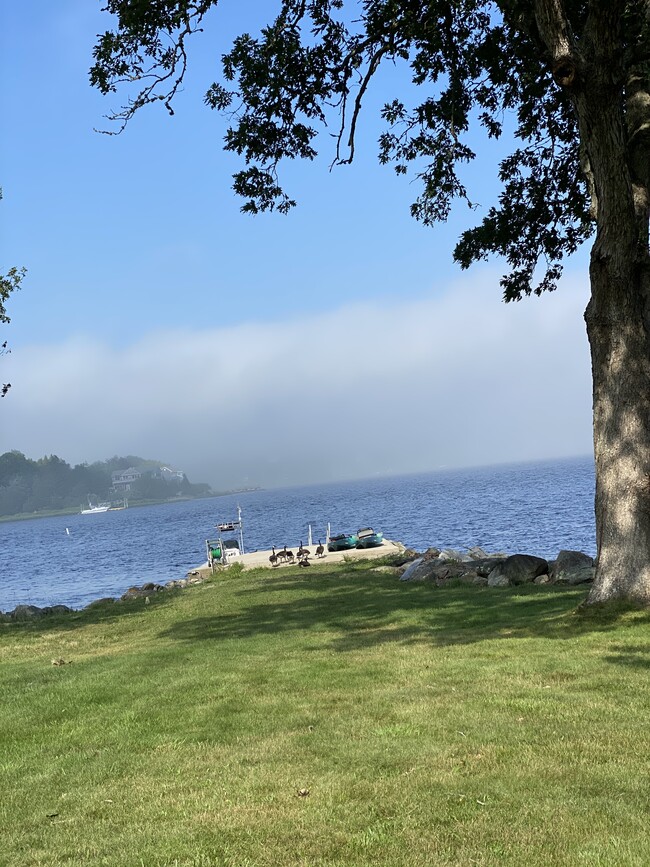 Private waterfront (shared with 1 neighbor)