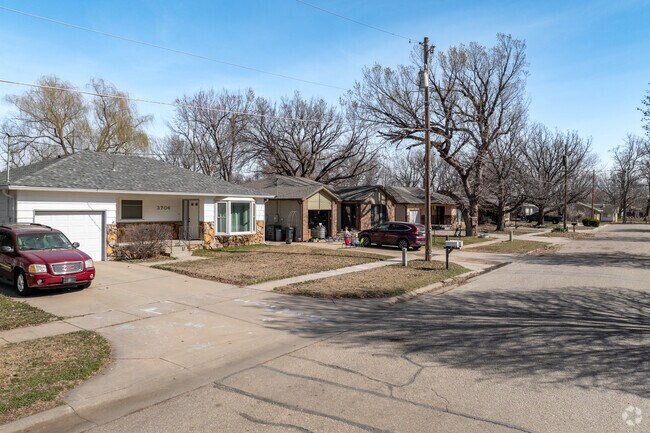 You will find rows of modest dwellings in Sunflower.