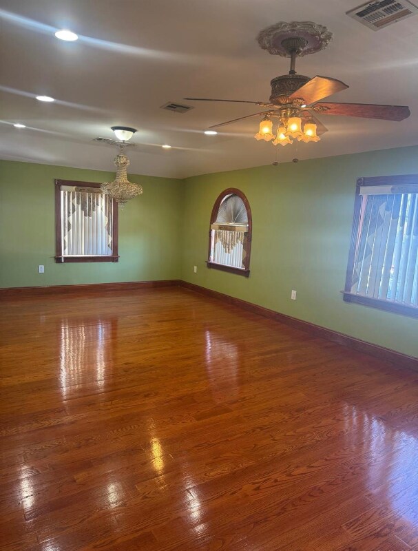 85-19-8239 239th St, Queens, NY 11426 - photo 3