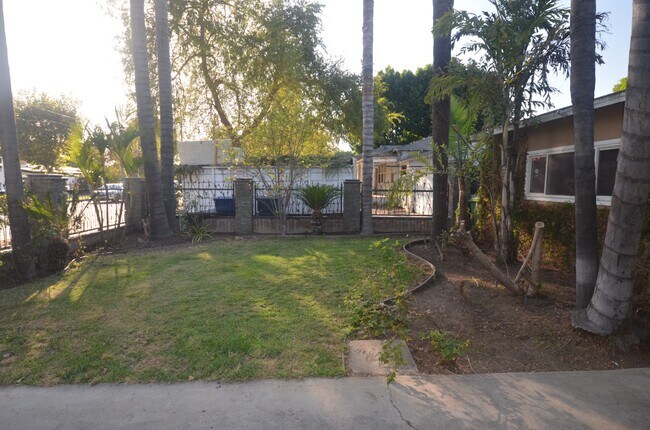 19201 Strathern St, Reseda, CA 91335 - photo 4
