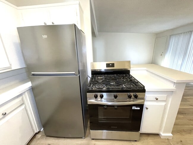 3615 Keystone Ave, Los Angeles, CA 90034 - photo 4