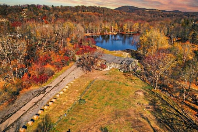 443 Clove Rd unit ID1366356P, Monroe, NY 10950 - photo 5