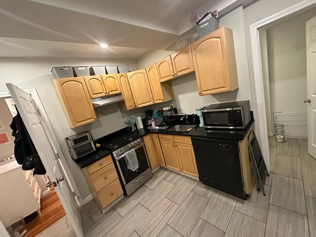 214 Hanover St unit 9, Boston, MA 02113 - photo 2