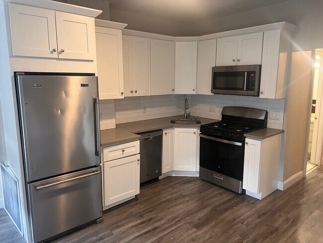 195 Maverick St unit 1, Boston, MA 02128 - photo 5