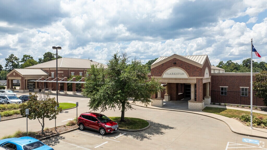 Clarkston Elementary received a B grade from Niche.