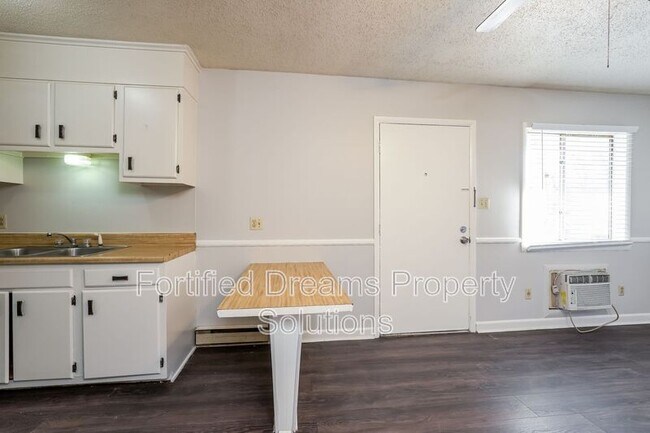 4368 Ogburn Ave unit 6, Winston-Salem, NC 27105 - photo 6