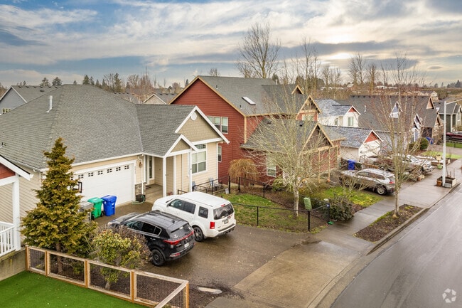 Sidewalks and quiet streets in Kelly Creek encourage neighborly connections.