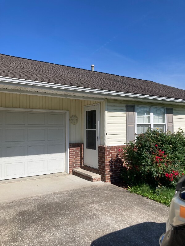 10 Amos Dr Unit 10 Amos Dr, Washington, IN 47501