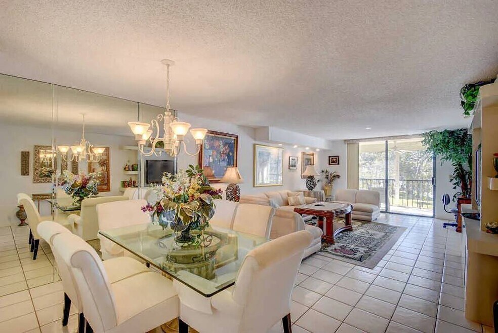 15461 Pembridge Dr unit 309, Delray Beach, FL 33484 - photo 1