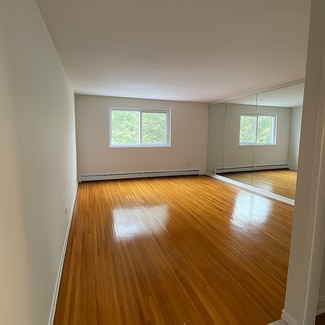 815 Throggs Neck Expy Unit 2nd Floor, Bronx, NY 10465
