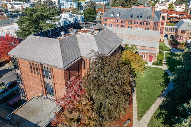 Berkeley Rose Waldorf School provides safe and quality education in Alameda County.