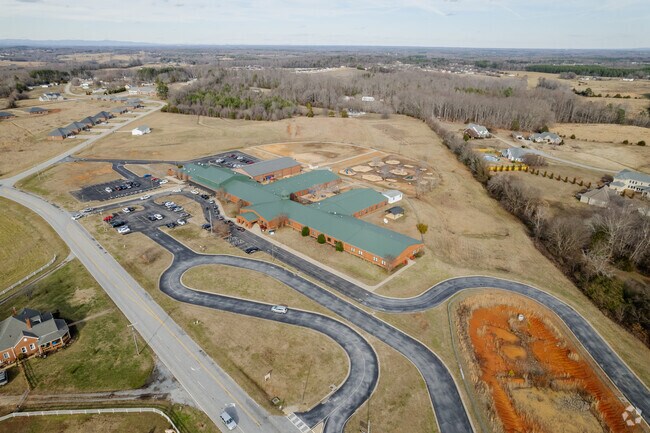 Context shot of Grassy Pond Elementary School