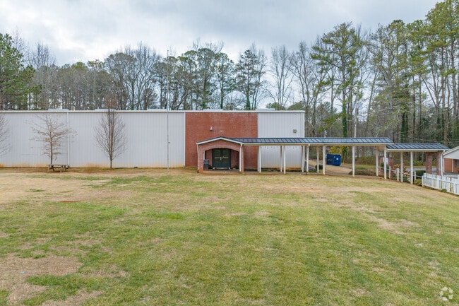 Furtah Preparatory School teaches grades 4 through 12.